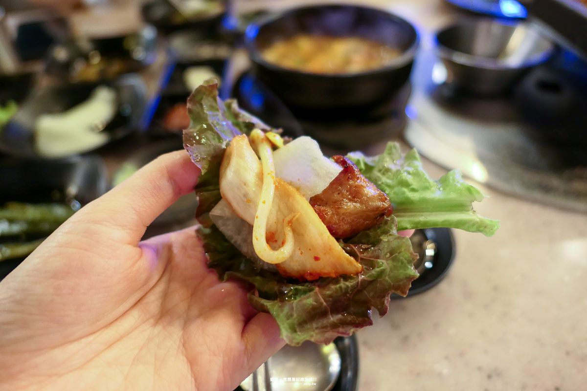 食記。首爾★忠武路 超飯食堂 一次滿足想吃烤肉與烤腸的慾望 - 第11張圖