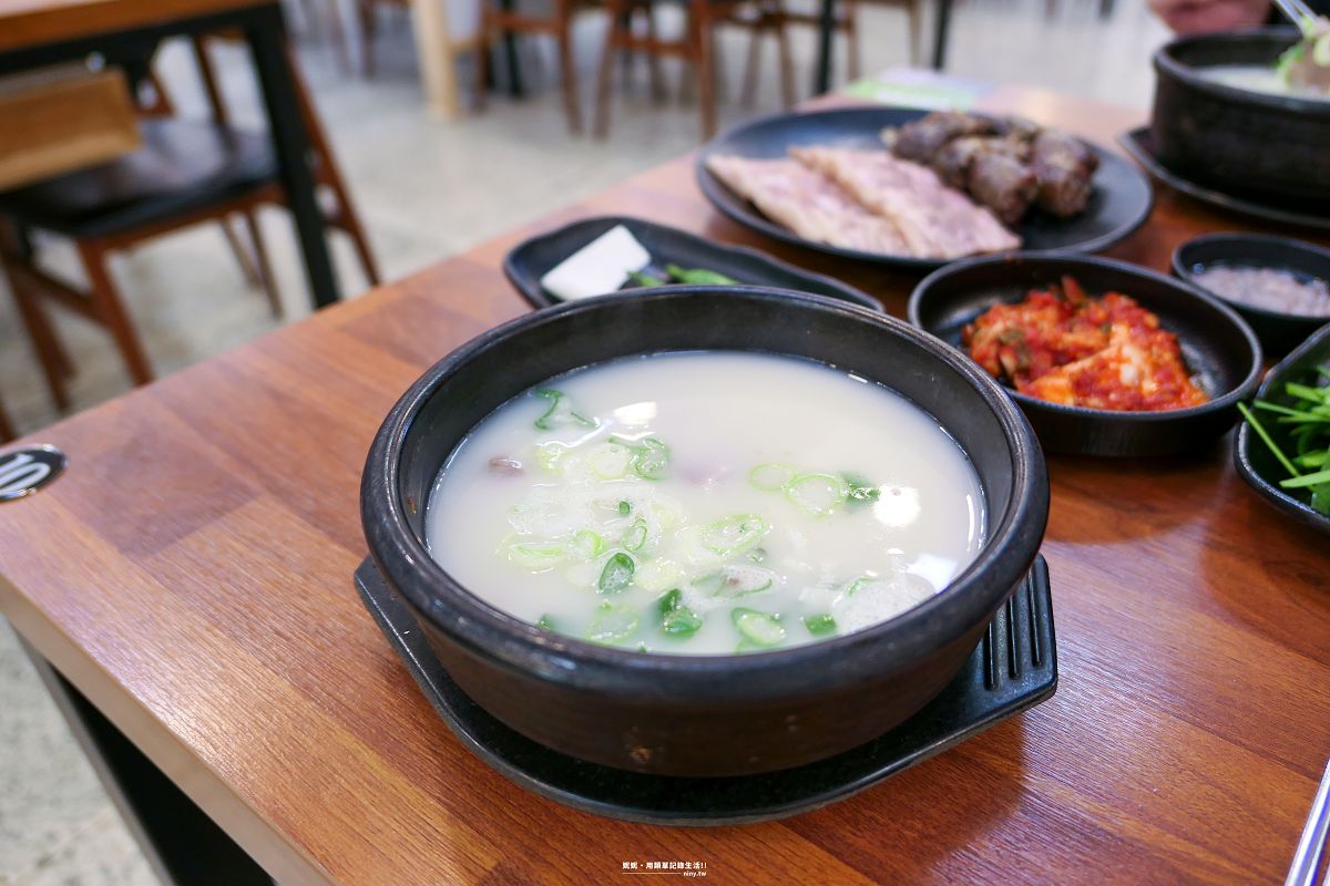 食記。釜山★西面極品豬肉湯飯(참잘돼지국밥) 24小時都能吃得到的在地美食 - 第12張圖