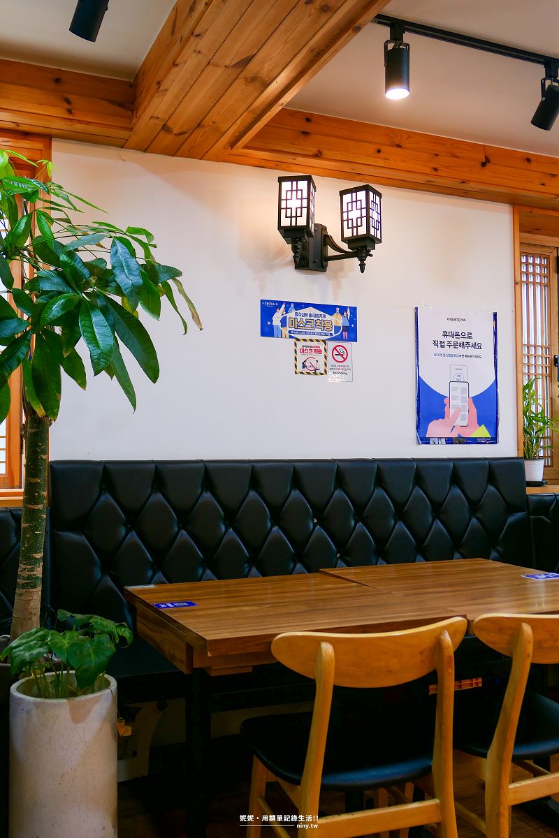 食記。首爾★Vega Bossam(베가보쌈) 弘大店 單人也能享用菜包肉定食 - 第8張圖