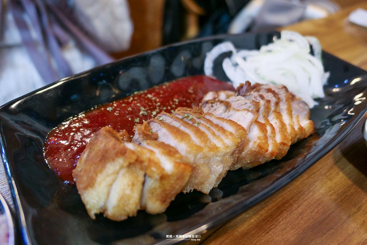 食記。首爾★Vega Bossam(베가보쌈) 弘大店 單人也能享用菜包肉定食 - 第20張圖