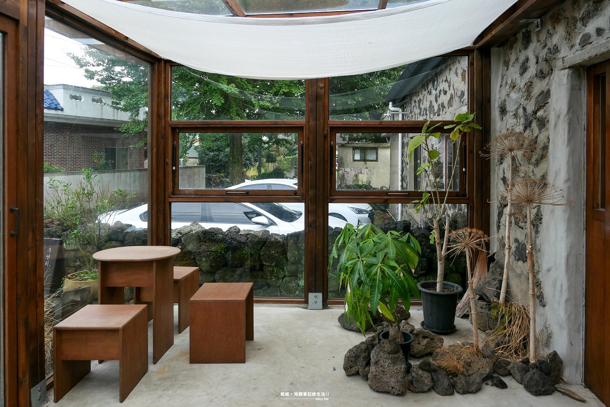 咖啡。濟州★There.ooh Cafe(우연히, 그 곳) 松堂里偶然有緣的靜謐咖啡廳 - 第8張圖