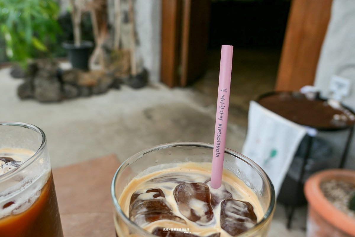 咖啡。濟州★There.ooh Cafe(우연히, 그 곳) 松堂里偶然有緣的靜謐咖啡廳 - 第18張圖